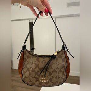 Lightly Loved Coach Shoulder Bag - Timeless & Chic